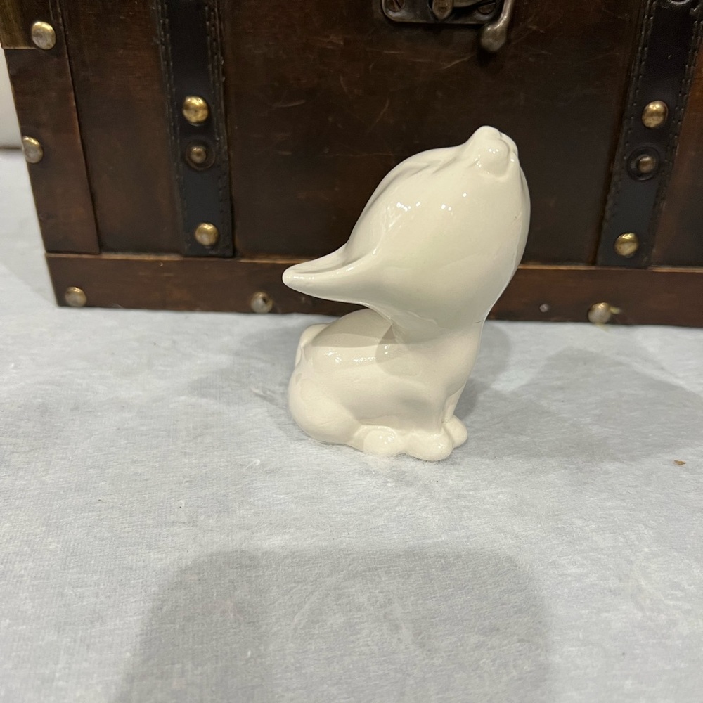 Handmaid, Cute little ceramic cat painted it in beige. - Picture 3 of 9